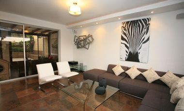 SE VENDE CASA DE 3 DORMITORIOS EN CUMBAYÁ CON PÉRGOLA, BBQ Y SEGURIDAD TOTAL