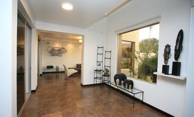 SE VENDE CASA DE 3 DORMITORIOS EN CUMBAYÁ CON PÉRGOLA, BBQ Y SEGURIDAD TOTAL