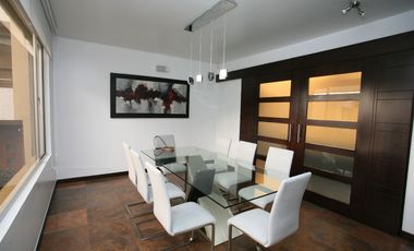SE VENDE CASA DE 3 DORMITORIOS EN CUMBAYÁ CON PÉRGOLA, BBQ Y SEGURIDAD TOTAL