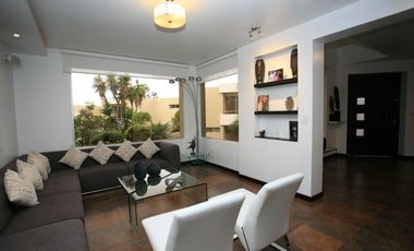 SE VENDE CASA DE 3 DORMITORIOS EN CUMBAYÁ CON PÉRGOLA, BBQ Y SEGURIDAD TOTAL
