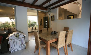 SE VENDE CASA DE 3 DORMITORIOS EN CUMBAYÁ CON PÉRGOLA, BBQ Y SEGURIDAD TOTAL