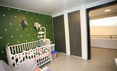 SE VENDE CASA DE 3 DORMITORIOS EN CUMBAYÁ CON PÉRGOLA, BBQ Y SEGURIDAD TOTAL