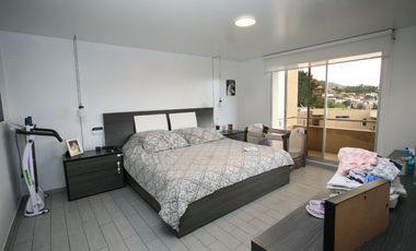 SE VENDE CASA DE 3 DORMITORIOS EN CUMBAYÁ CON PÉRGOLA, BBQ Y SEGURIDAD TOTAL