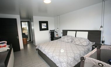SE VENDE CASA DE 3 DORMITORIOS EN CUMBAYÁ CON PÉRGOLA, BBQ Y SEGURIDAD TOTAL