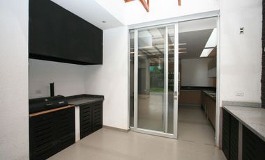 SE VENDE HERMOSA CASA EN LA VIÑA: DISEÑO EXCLUSIVO Y ACABADOS DE ALTA GAMA