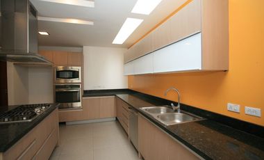 SE VENDE HERMOSA CASA EN LA VIÑA: DISEÑO EXCLUSIVO Y ACABADOS DE ALTA GAMA