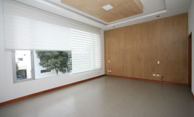 SE VENDE HERMOSA CASA EN LA VIÑA: DISEÑO EXCLUSIVO Y ACABADOS DE ALTA GAMA