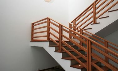 SE VENDE HERMOSA CASA EN LA VIÑA: DISEÑO EXCLUSIVO Y ACABADOS DE ALTA GAMA