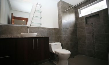 SE VENDE HERMOSA CASA EN LA VIÑA: DISEÑO EXCLUSIVO Y ACABADOS DE ALTA GAMA