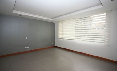 SE VENDE HERMOSA CASA EN LA VIÑA: DISEÑO EXCLUSIVO Y ACABADOS DE ALTA GAMA