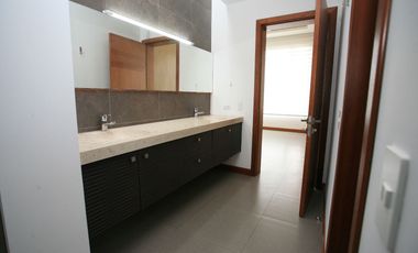 SE VENDE HERMOSA CASA EN LA VIÑA: DISEÑO EXCLUSIVO Y ACABADOS DE ALTA GAMA