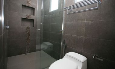 SE VENDE HERMOSA CASA EN LA VIÑA: DISEÑO EXCLUSIVO Y ACABADOS DE ALTA GAMA