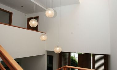 SE VENDE HERMOSA CASA EN LA VIÑA: DISEÑO EXCLUSIVO Y ACABADOS DE ALTA GAMA
