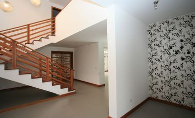 SE VENDE HERMOSA CASA EN LA VIÑA: DISEÑO EXCLUSIVO Y ACABADOS DE ALTA GAMA
