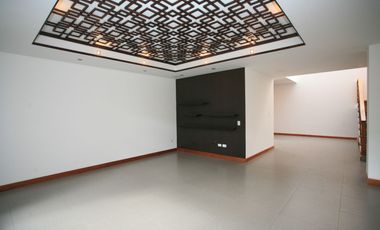 SE VENDE HERMOSA CASA EN LA VIÑA: DISEÑO EXCLUSIVO Y ACABADOS DE ALTA GAMA