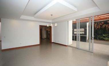 SE VENDE HERMOSA CASA EN LA VIÑA: DISEÑO EXCLUSIVO Y ACABADOS DE ALTA GAMA