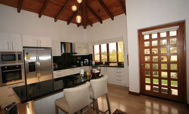 RESIDENCIA DE LUJO TOTALMENTE AMOBLADA EN PAKAKUNA: UN PARAÍSO EXCLUSIVO ENTRE NATURALEZA Y COMODIDAD