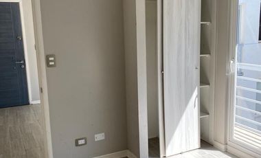 VENDE Departamento 1D,1B metro Santa Ana