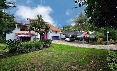 LAS CAÑADAS CASA EN VENTA CON PROYECTO ÚNICO Y HERMOSO JARDÍN