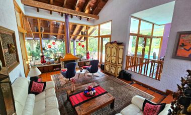 LAS CAÑADAS CASA EN VENTA CON PROYECTO ÚNICO Y HERMOSO JARDÍN