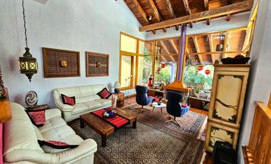 LAS CAÑADAS CASA EN VENTA CON PROYECTO ÚNICO Y HERMOSO JARDÍN