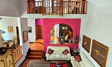 LAS CAÑADAS CASA EN VENTA CON PROYECTO ÚNICO Y HERMOSO JARDÍN