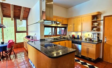 LAS CAÑADAS CASA EN VENTA CON PROYECTO ÚNICO Y HERMOSO JARDÍN
