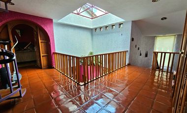 LAS CAÑADAS CASA EN VENTA CON PROYECTO ÚNICO Y HERMOSO JARDÍN
