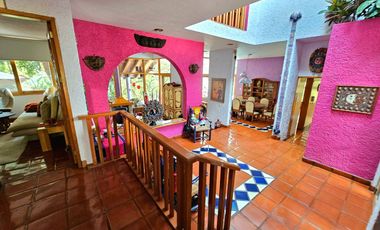 LAS CAÑADAS CASA EN VENTA CON PROYECTO ÚNICO Y HERMOSO JARDÍN