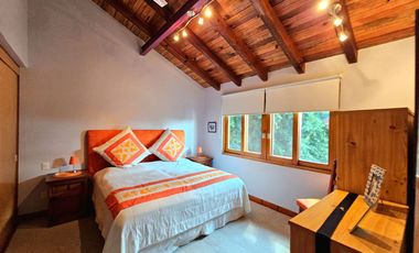 LAS CAÑADAS CASA EN VENTA CON PROYECTO ÚNICO Y HERMOSO JARDÍN