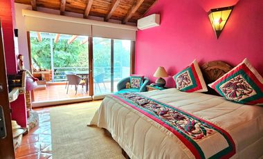 LAS CAÑADAS CASA EN VENTA CON PROYECTO ÚNICO Y HERMOSO JARDÍN
