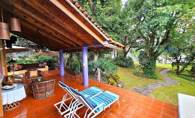 LAS CAÑADAS CASA EN VENTA CON PROYECTO ÚNICO Y HERMOSO JARDÍN