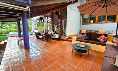 LAS CAÑADAS CASA EN VENTA CON PROYECTO ÚNICO Y HERMOSO JARDÍN