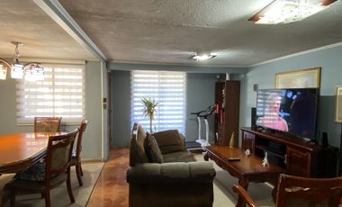 Vendo Casa Amoblada De 2 Pisos; 5d, 2b Y 3 Estacionamientos