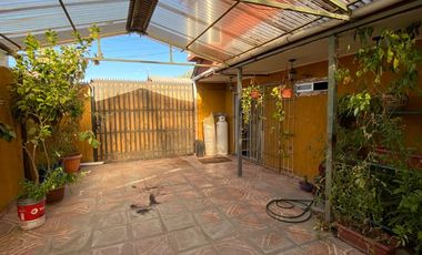 Vendo Casa Amoblada De 2 Pisos; 5d, 2b Y 3 Estacionamientos