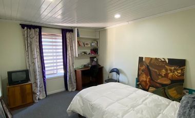 Vendo Casa Amoblada De 2 Pisos; 5d, 2b Y 3 Estacionamientos