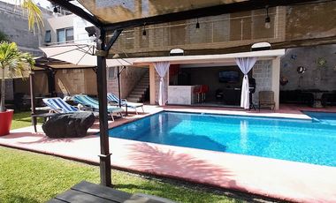 Xochitepec Morelos Casa en Venta con gran jardín y alberca