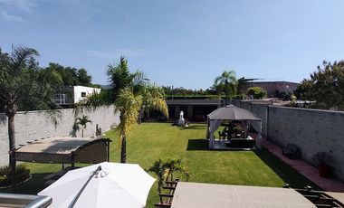 Xochitepec Morelos Casa en Venta con gran jardín y alberca