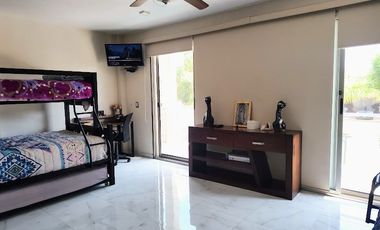 Xochitepec Morelos Casa en Venta con gran jardín y alberca