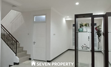 For sale : nice luxury house located in the tourist city of Cibubur P3.163.12.24 pr hj