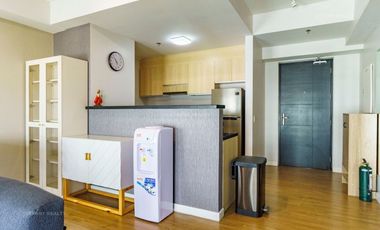 Stunning 17th Floor, Fully Furnished 2-Bedroom Unit in Solinea Towers
