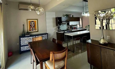 En VENTA Casa Moderna Ubicación Privilegiada. Fracc. Veneros Residencial
