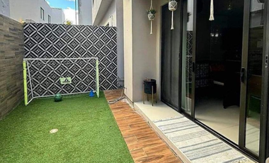 En VENTA Casa Moderna Ubicación Privilegiada. Fracc. Veneros Residencial