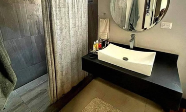 En VENTA Casa Moderna Ubicación Privilegiada. Fracc. Veneros Residencial