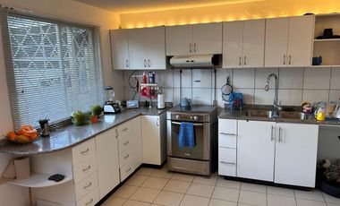 COMODA CASA EN SECTOR EXCELENTE TUMBACO