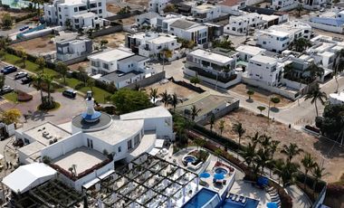 Urbanización Marenostro, se vende amplio terreno de 638.56 m² (6873.40 sq ft)