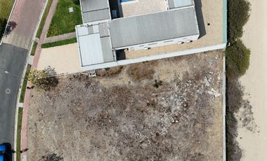 Urbanización Marenostro, se vende amplio terreno de 638.56 m² (6873.40 sq ft)