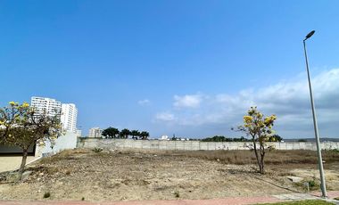 Urbanización Marenostro, se vende amplio terreno de 638.56 m² (6873.40 sq ft)