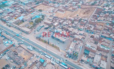 ¡Oportunidad Única! Venta De Grifo Ubicado Estrategicamente En Esquina En Plena Av. Néstor Gambeta De 4400 M2
