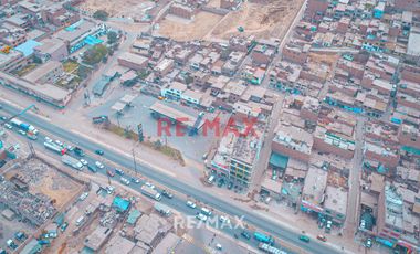 ¡Oportunidad Única! Venta De Grifo Ubicado Estrategicamente En Esquina En Plena Av. Néstor Gambeta De 4400 M2